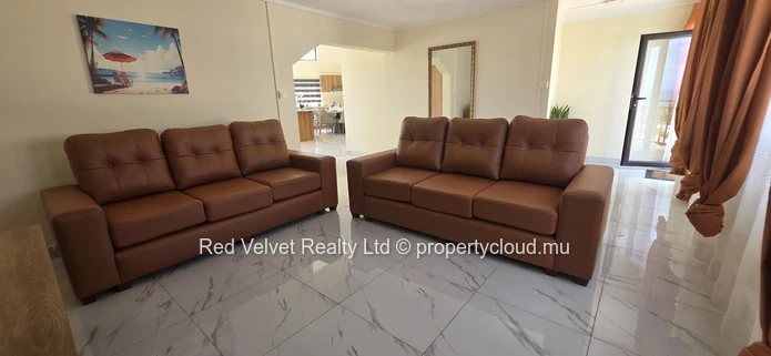 Penthouse de luxe 4 chambres avec vue sur l'océan et grande terrasse – Flic en Flac | Rs 80,000