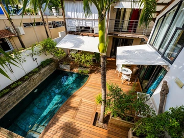 7 Bedroom House