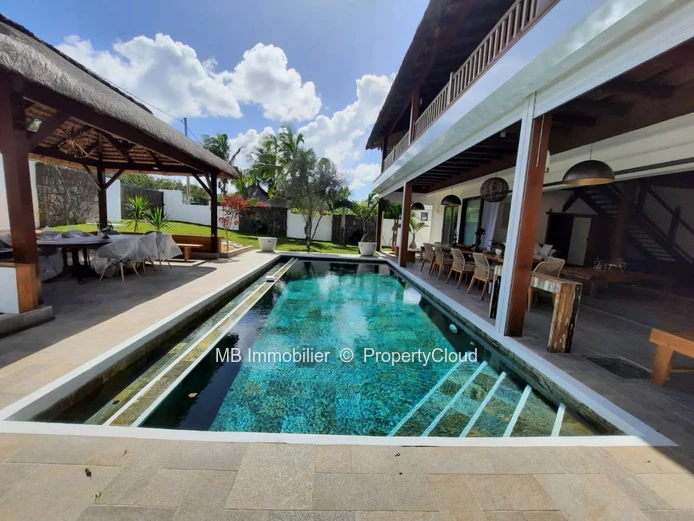 Villa RES en vente.