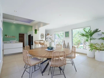 4 Bedroom Villa