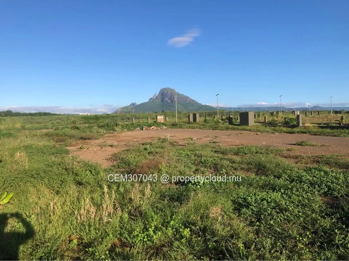 Terrain Résidentiel à Vendre – Oceanside, Flic en Flac | 8,92 Perches 