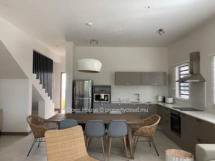 Location townhouse meublée 3 chambres à Rivière Noire (110m²)