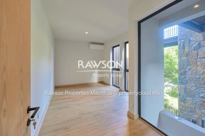 Duplex Neuf Accessible Aux Étrangers