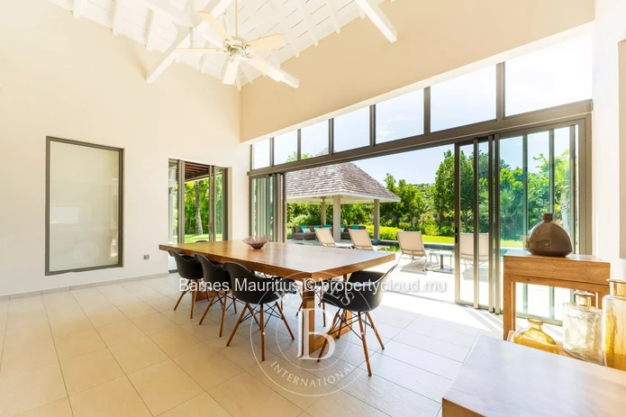 Anahita Golf Resort – Villa exceptionnelle de 4 chambres avec piscine et vue sur le parc