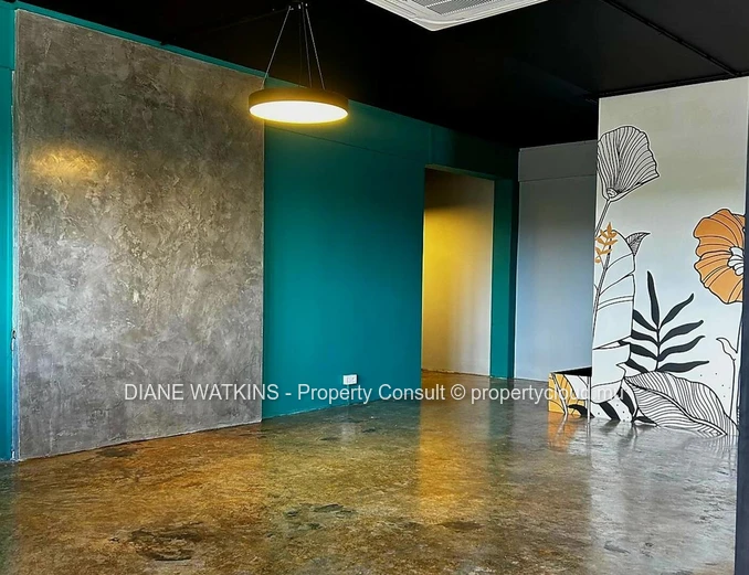 A louer: Espace de travail lumineux et accessible de 129 m² à Calebasses