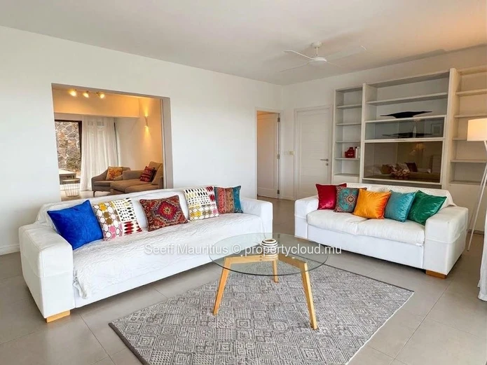 Appartement moderne avec piscine privée et vues imprenables sur la mer