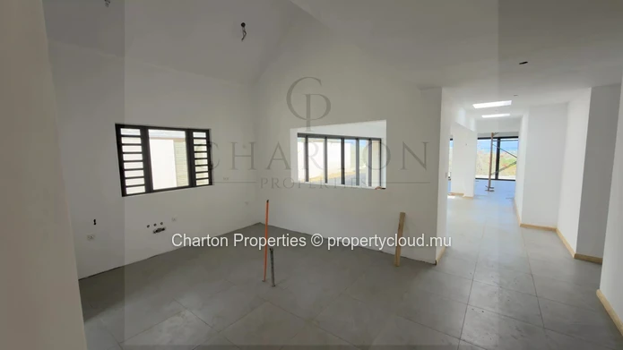 Signature villa with panoramic sea view on the heights of the Palmyre estate