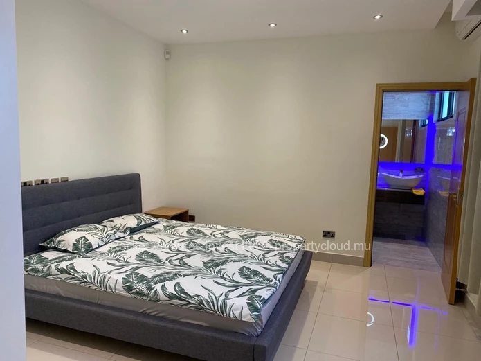 Apartments. 2 bedrooms. North. Grand Bay. 2 minutes to super u