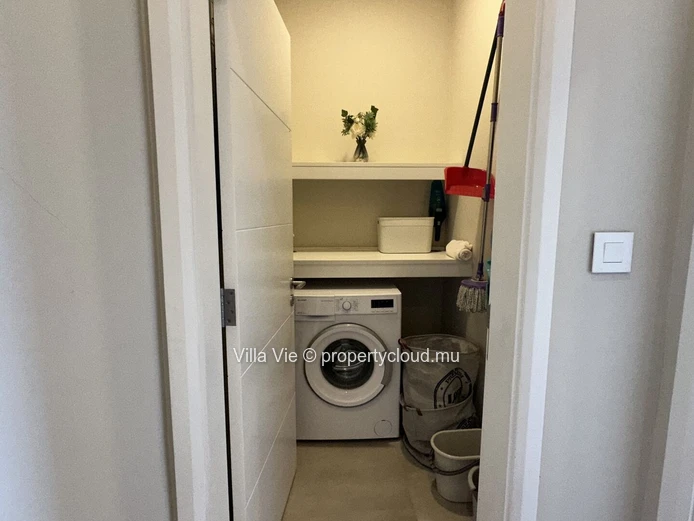 Pereybere - 2-bedroom penthouse (Sole Mandate)