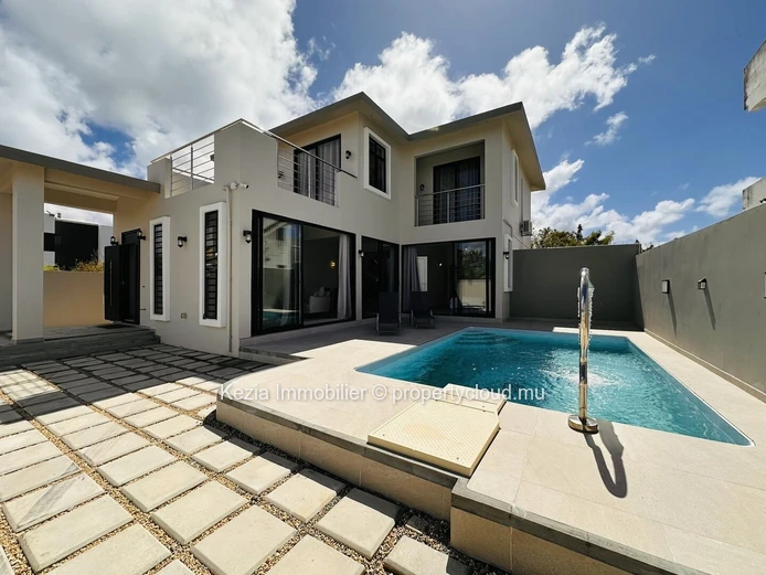 | A CONTEMPORARY VILLA NEAR THE BEACH | This exceptional contemporary villa is ideally located just a short distance ...