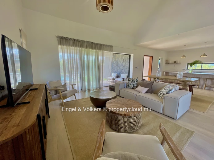Modern Living in Mont Choisy – 3-Bedroom Villa with Pool