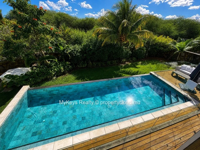 Spacious 5-Bedroom Villa Semi furnished - Central Tamarin