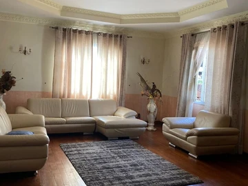 5 Bedroom Villa