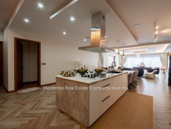 Villa d'exception de 433 m² à vendre à Beau Vallon, proche de Blue Bay