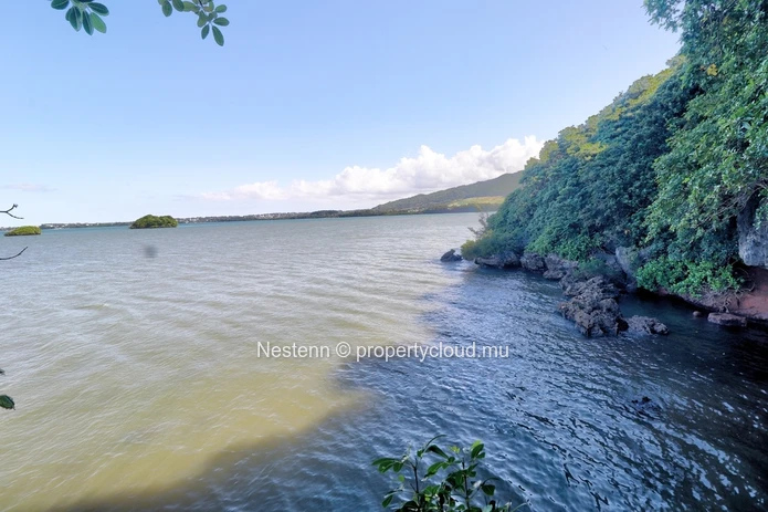  Waterfront plot of land of 44,672 m² with panoramic views of the southern islands.