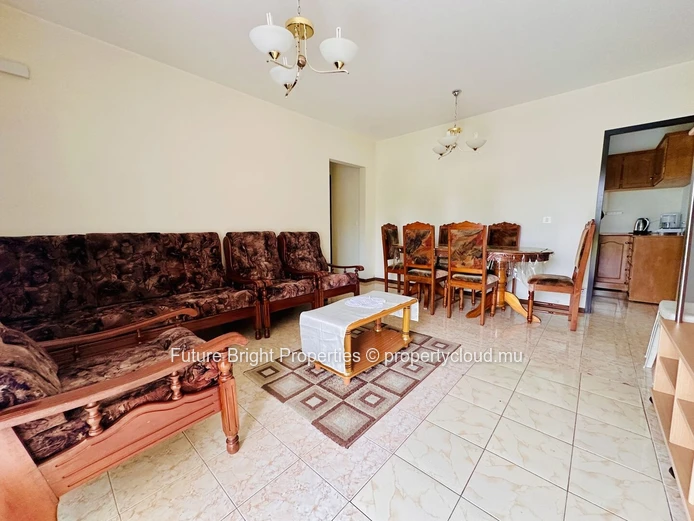Appartement traditionnel idéalement situé à proximité de Trianon et de l’accès autoroutier