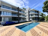 Appartement R+2 à vendre à Tamarin, 180m², 3 chambres, parking sécurisé, piscine commune, balcon, meublé, vue montagn...