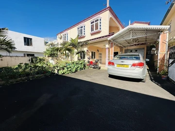 6 Bedroom House