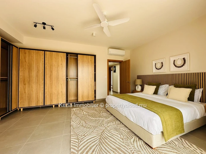 Penthouse Contemporain Proche De La Plage
