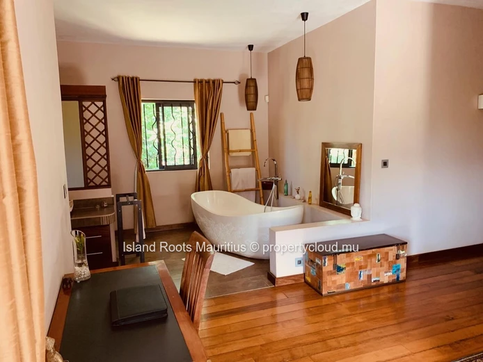 Charming 4 bedroom villa for rent in Mont Mascal