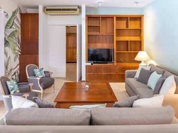 5 Bedroom Villa