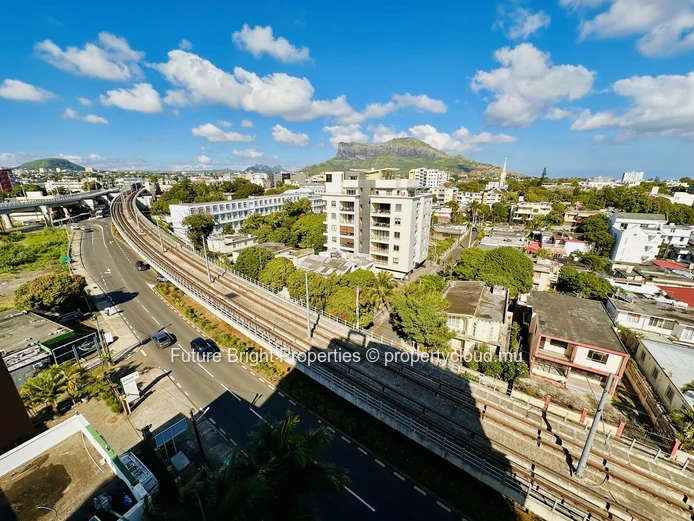 Elegant Apartment with Panoramic Views in the Heart of Rose Hill