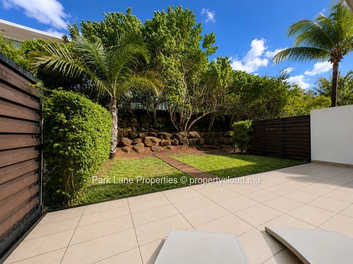 Contemporary townhouse living in the heart of Azuri