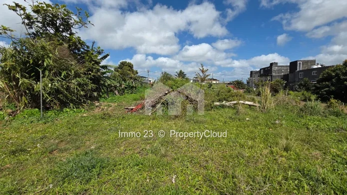 Terrain r00e9sidentiel - 506.5m2 - Camp Fouquereau - Ref. TE94202VE