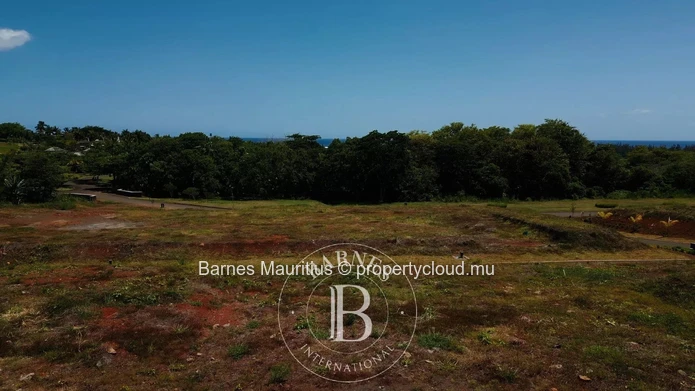 BEL OMBRE - Plot of land with mountain views - 1,575 m²