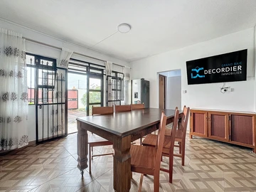 6 Bedroom House