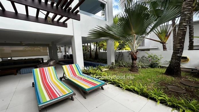 Roche Bleu - AO Residences