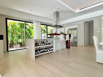 7 Bedroom Villa