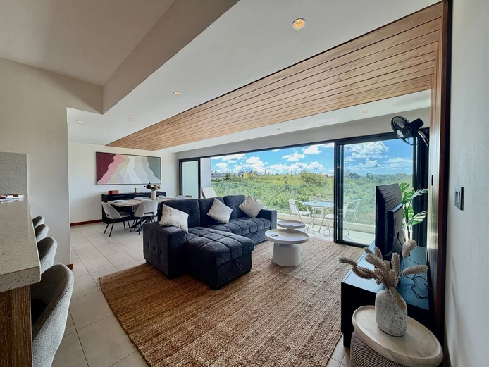 Close to the beach and amenities, beautiful spacious and bright apartment, on the first floor; 3 bedrooms, including ...