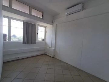 Bureau de 7 Chambres
