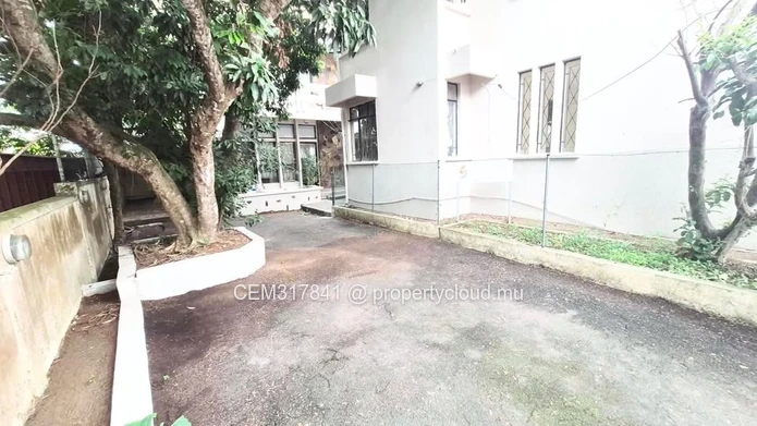 Two Houses for Sale – Rose-Hill 