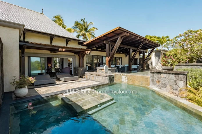 Villa d’Exception avec Piscine et Jardin Tropical à Vendre dans un Domaine prisé à Bel Ombre, Île Maurice