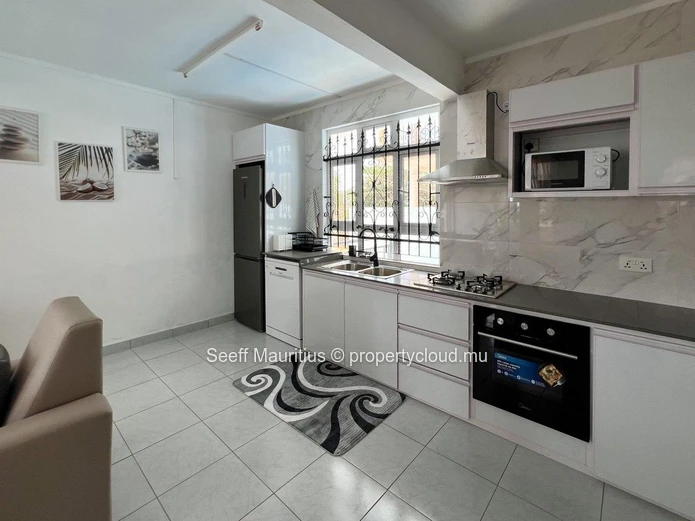 Maison à vendre avec un studio indépendant — idéale pour y vivre ou pour un investissement