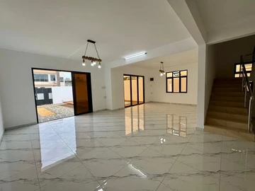 4 Bedroom Villa