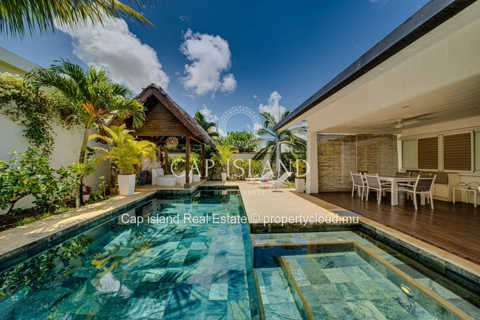 Prestigious 3-bedroom villa at Clos du Littoral