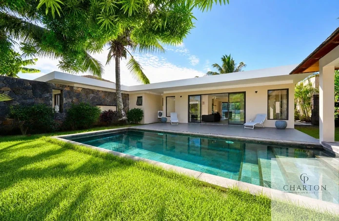 Villa moderne meublée avec jardin privé - Résidence sécurisée à Péreybère