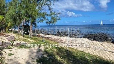 Superb 3-bedroom ground floor apartment on the waterfront