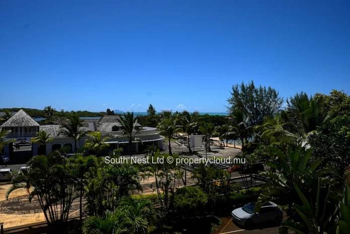 Elegant 3-Bedroom Townhouse in Azuri Nautil – Rooftop with Lagoon Views, Steps from Village