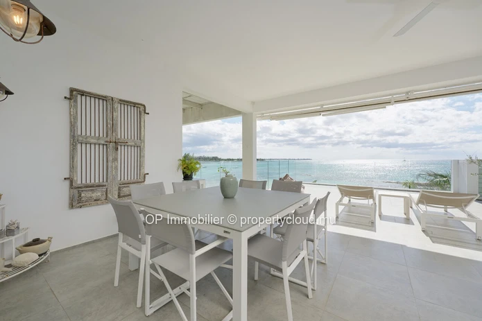 Penthouse meublé de 320 m² à louer à Péreybère avec piscine