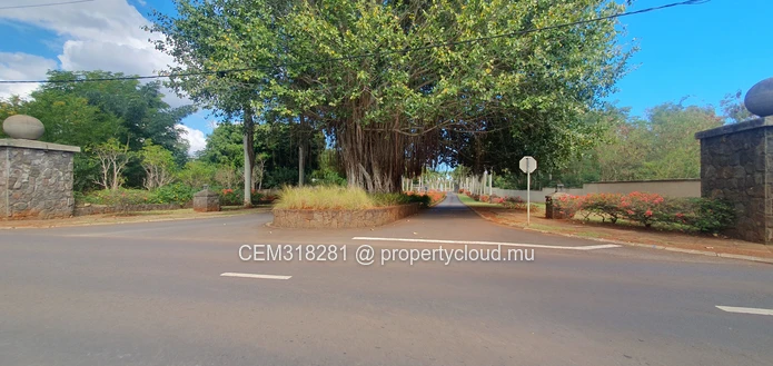 8.33 Perches Residential Land for Sale – Royal Park, Balaclava 