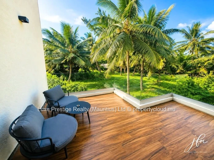 Luxury 4-Bedroom Waterfront House for Rent in Poste Lafayette | Private Pool, Lagoon Views & Secure Residence