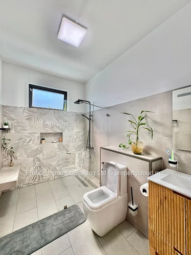 Très belle villa de 3 chambres avec jardin et piscine a grand baie