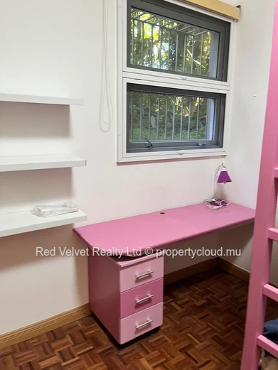 Appartement au rez-de-chaussée à vendre à Floréal | 2 chambres | Véranda spacieuse