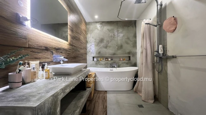 Duplex de 3 chambres de 120 m² en complexe résidentiel à Sodnac