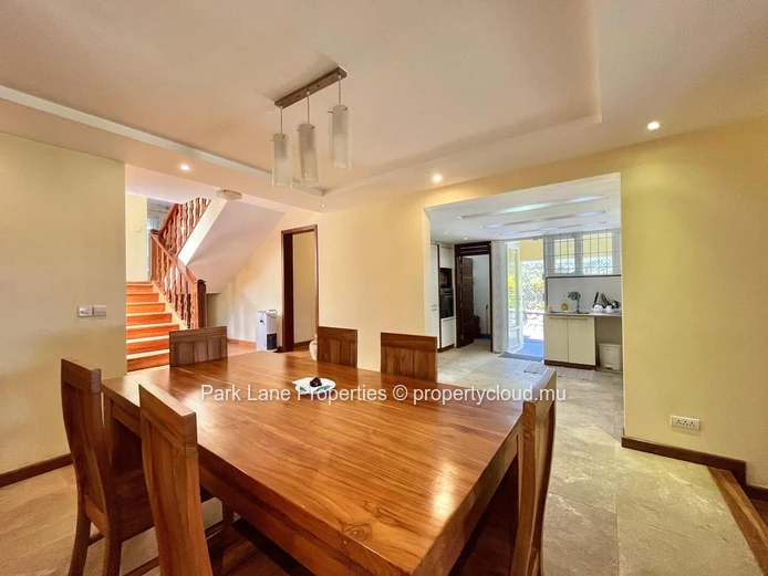 Elegant furnished home renovated recently with pool & garden in prime Floréal Location