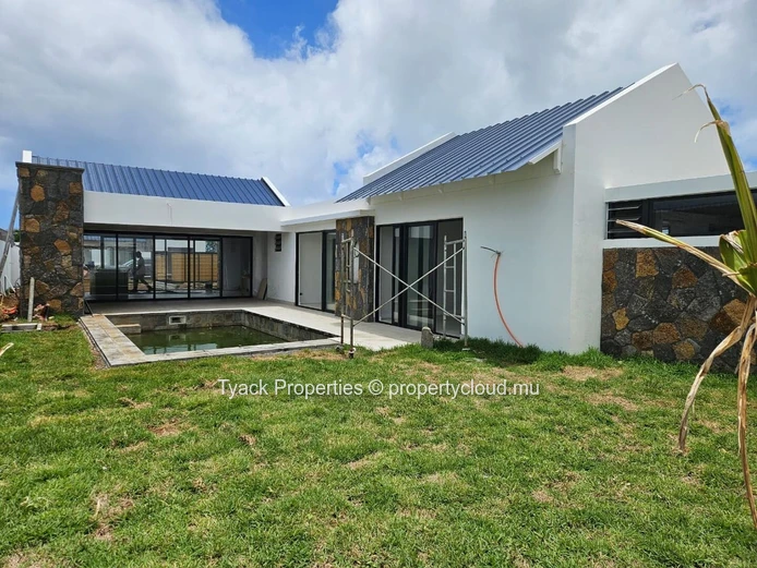 3-Bedroom Villa with Private Pool for Sale in Mont Mascal